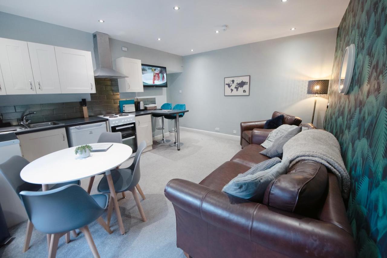 Stamford Guest House, 3 Min Walk To Southport Lord St, With Parking & Perfect Getaway Саутпорт Экстерьер фото