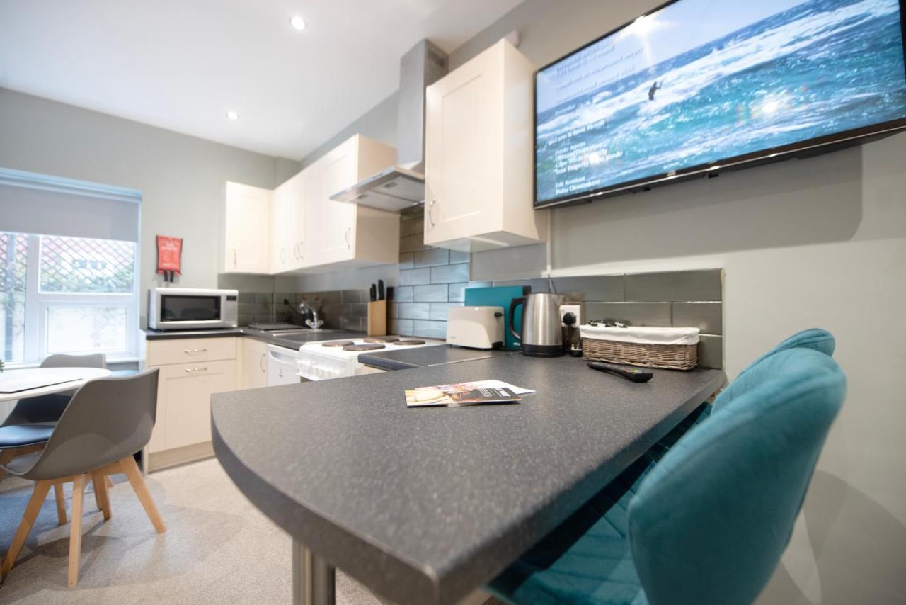 Stamford Guest House, 3 Min Walk To Southport Lord St, With Parking & Perfect Getaway Саутпорт Экстерьер фото