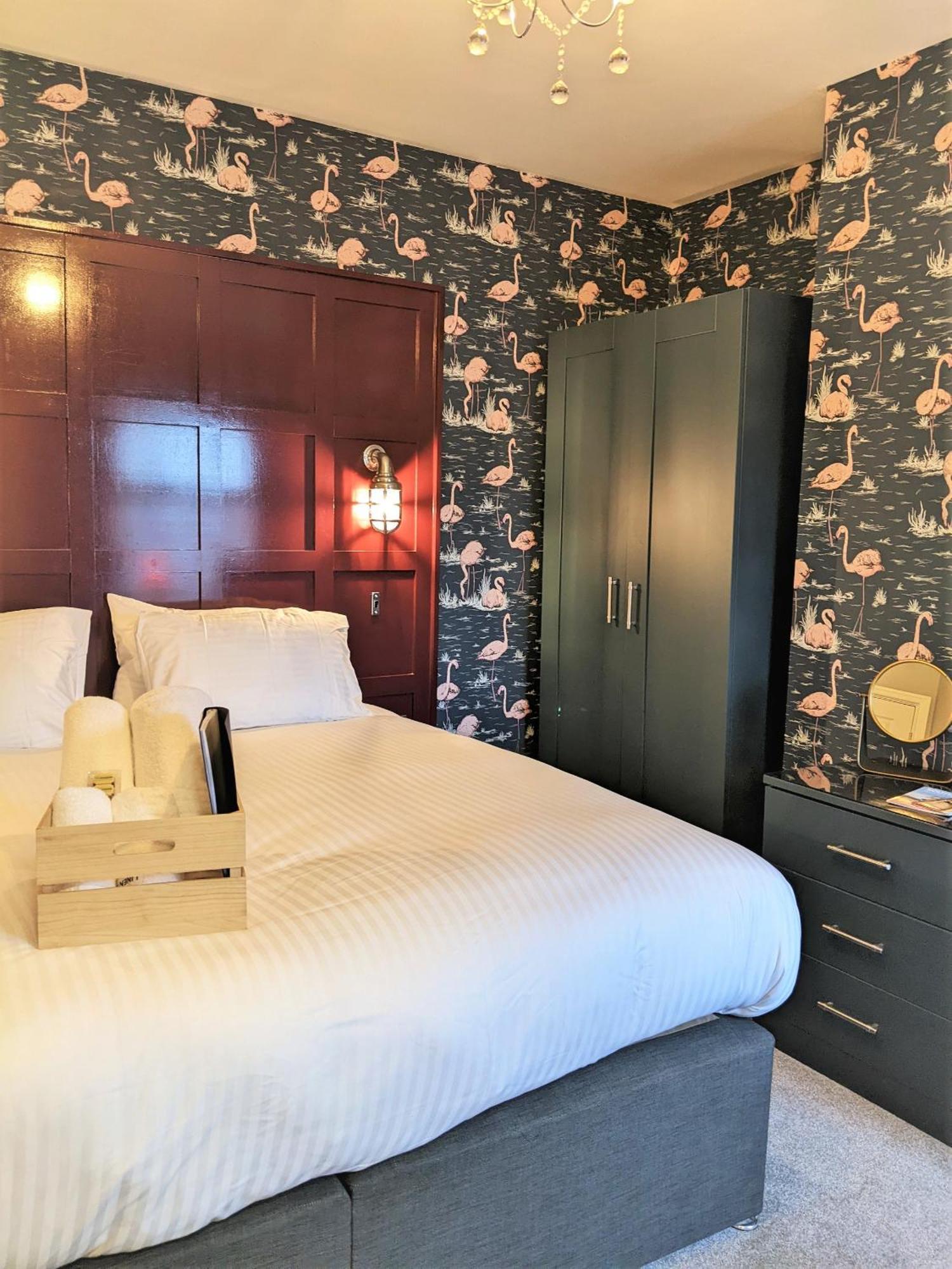 Stamford Guest House, 3 Min Walk To Southport Lord St, With Parking & Perfect Getaway Саутпорт Экстерьер фото
