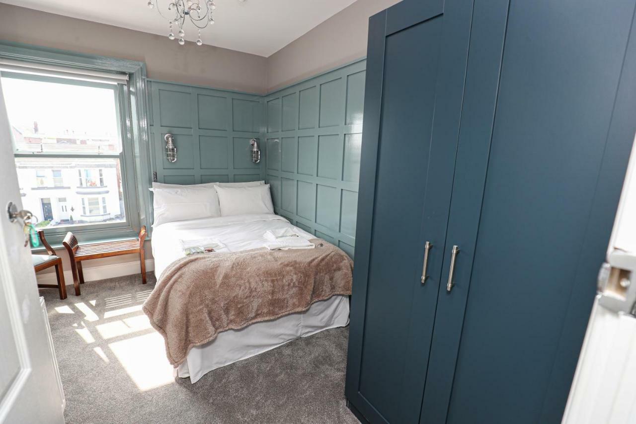 Stamford Guest House, 3 Min Walk To Southport Lord St, With Parking & Perfect Getaway Саутпорт Экстерьер фото