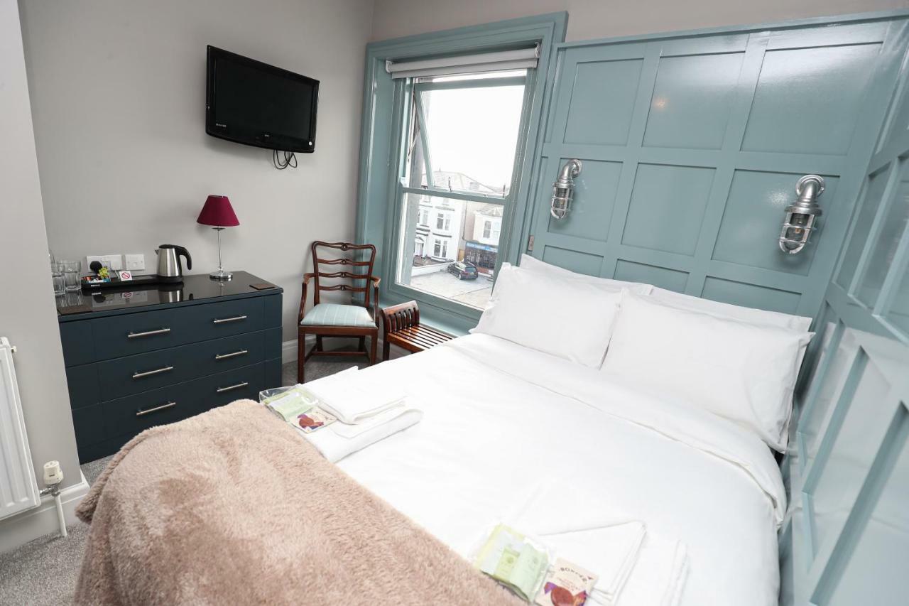 Stamford Guest House, 3 Min Walk To Southport Lord St, With Parking & Perfect Getaway Саутпорт Экстерьер фото