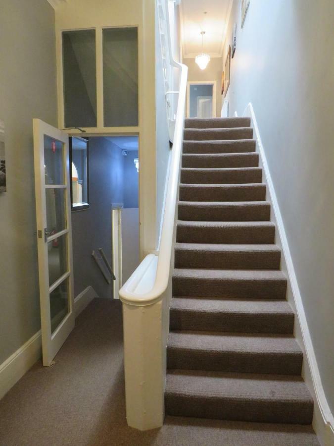 Stamford Guest House, 3 Min Walk To Southport Lord St, With Parking & Perfect Getaway Саутпорт Экстерьер фото