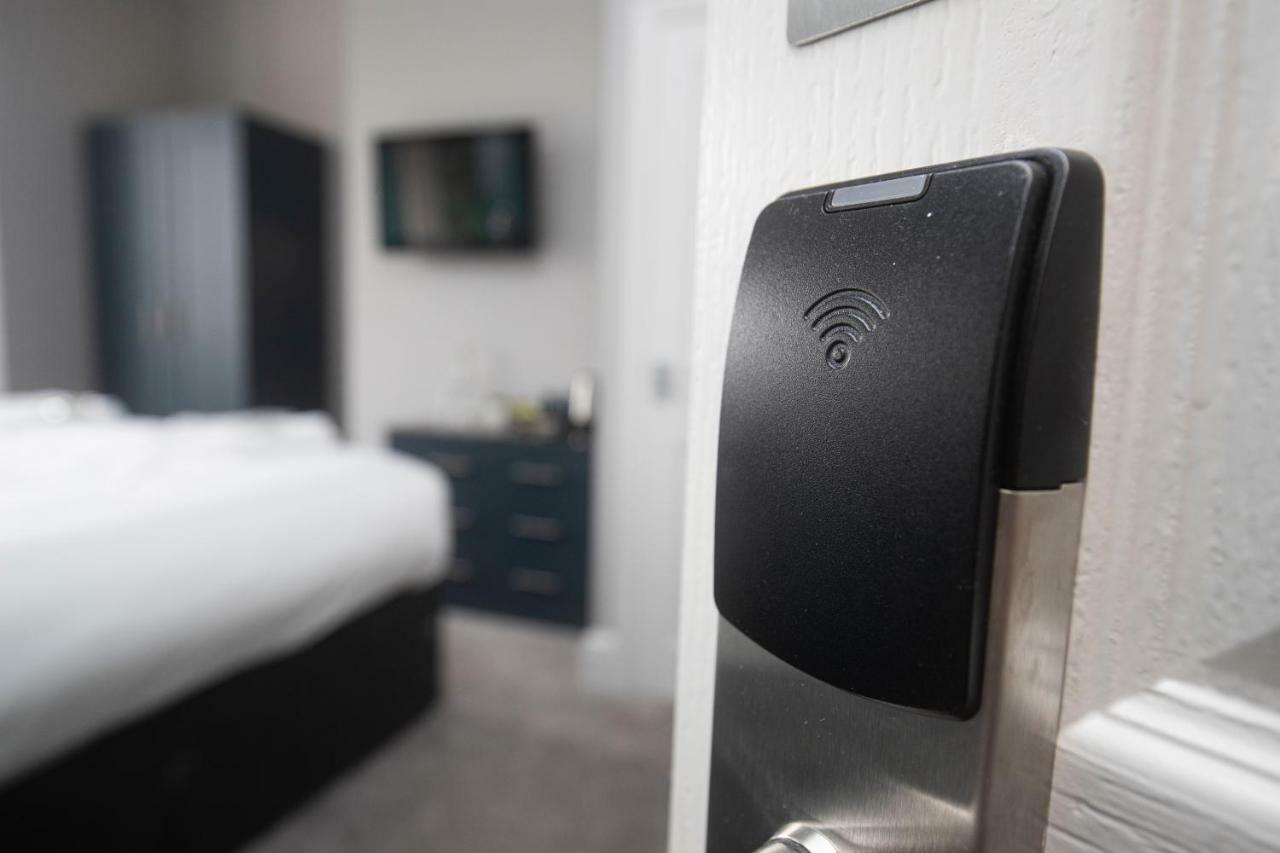 Stamford Guest House, 3 Min Walk To Southport Lord St, With Parking & Perfect Getaway Саутпорт Экстерьер фото