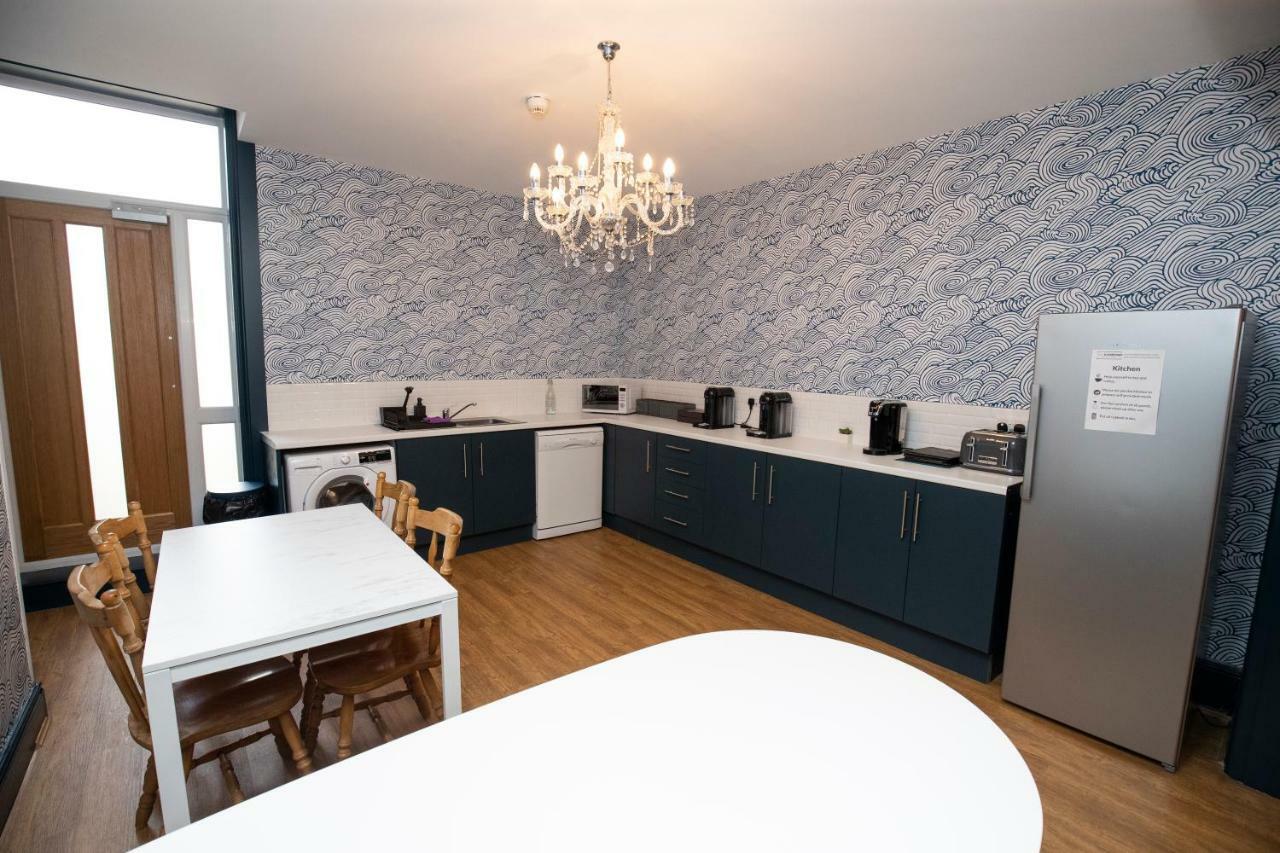 Stamford Guest House, 3 Min Walk To Southport Lord St, With Parking & Perfect Getaway Саутпорт Экстерьер фото